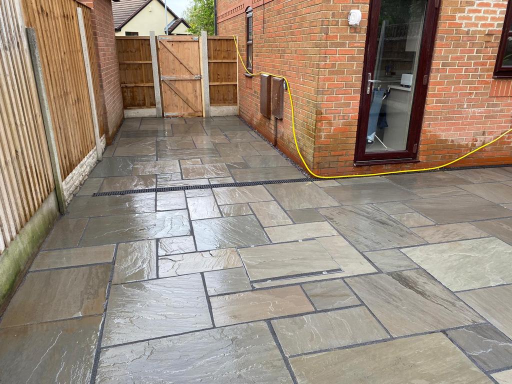 https://www.ckdriveways.com/wp-content/uploads/2021/06/33162F2C-6353-4552-AD0D-4F0AF3401239.jpeg