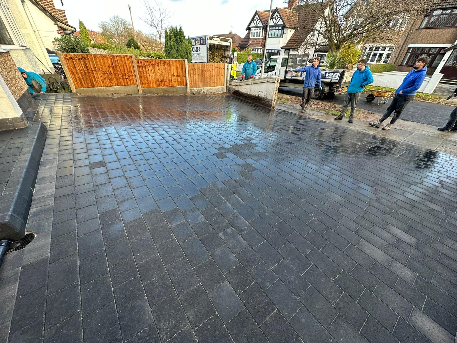 https://www.ckdriveways.com/wp-content/uploads/2024/11/WhatsApp-Image-2024-11-22-at-13.33.47-3.jpeg
